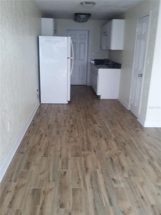 For Rent: $1,100 (2 beds, 1 baths, 710 Square Feet)