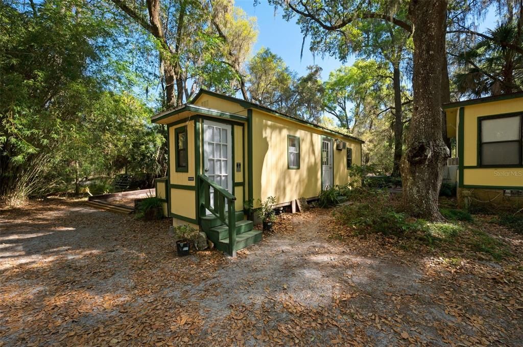 For Sale: $600,000 (3 beds, 2 baths, 1080 Square Feet)