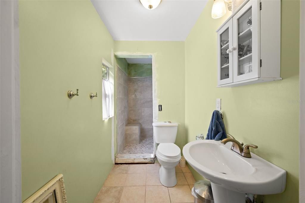 For Sale: $600,000 (3 beds, 2 baths, 1080 Square Feet)