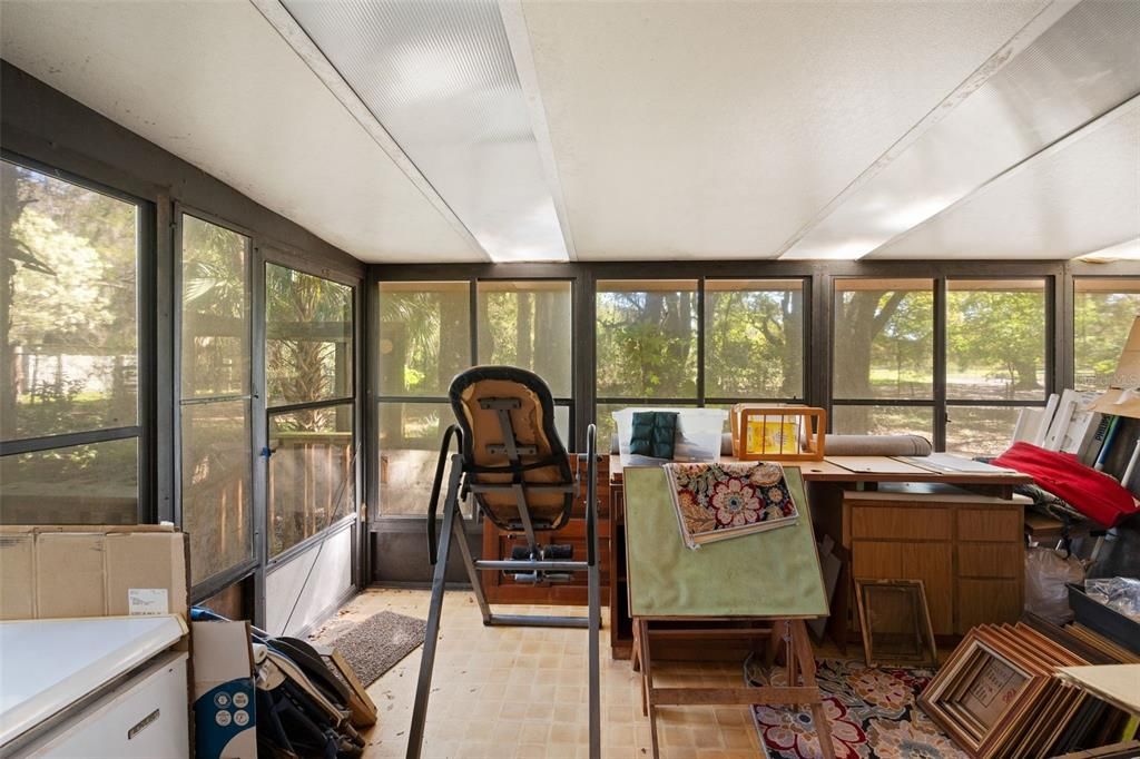For Sale: $600,000 (3 beds, 2 baths, 1080 Square Feet)