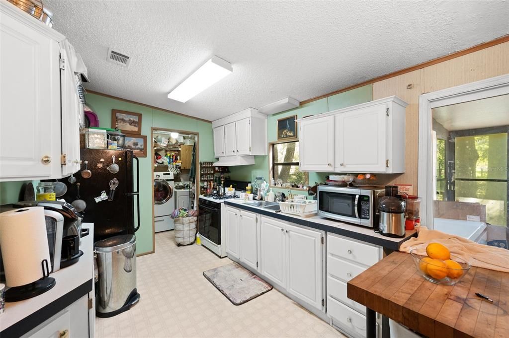For Sale: $600,000 (3 beds, 2 baths, 1080 Square Feet)