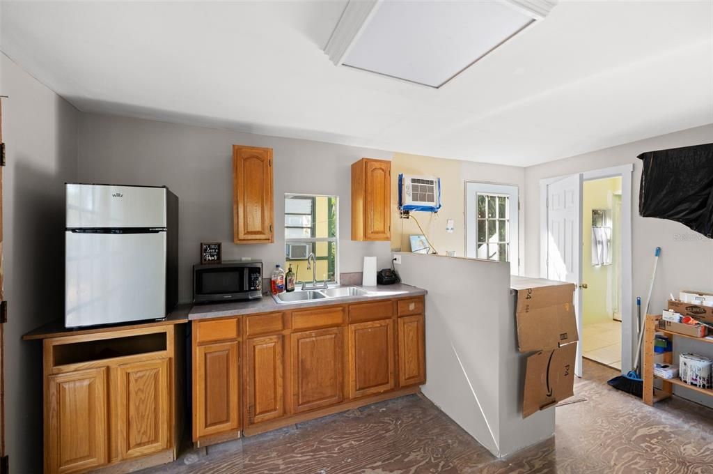 For Sale: $600,000 (3 beds, 2 baths, 1080 Square Feet)