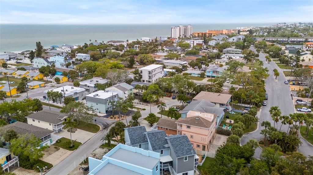 For Sale: $550,000 (2 beds, 1 baths, 1410 Square Feet)