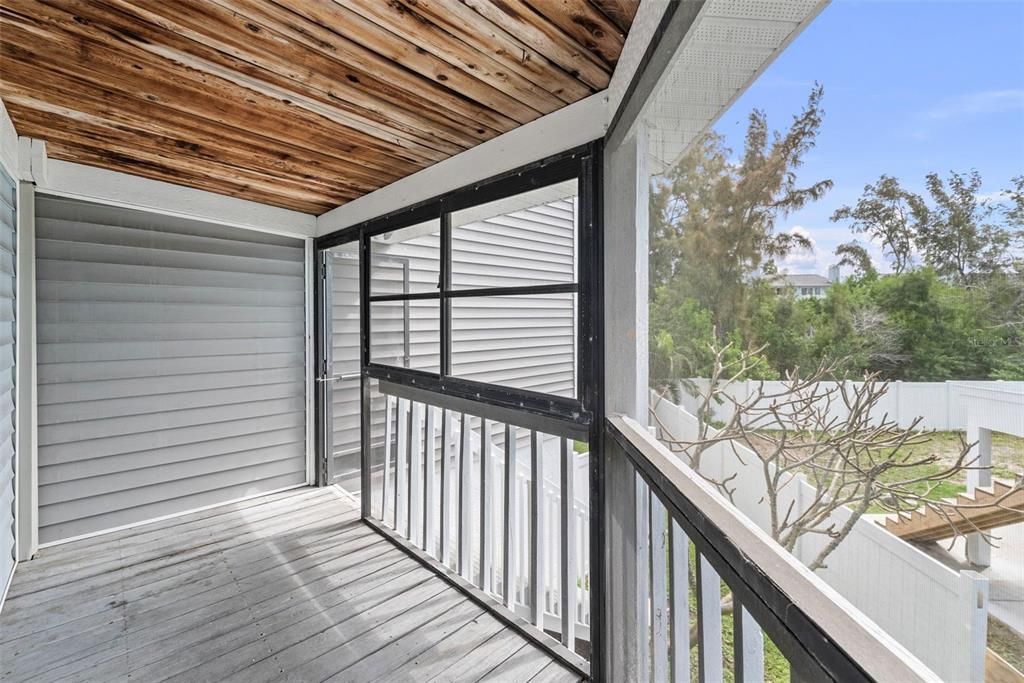 For Sale: $550,000 (2 beds, 1 baths, 1410 Square Feet)