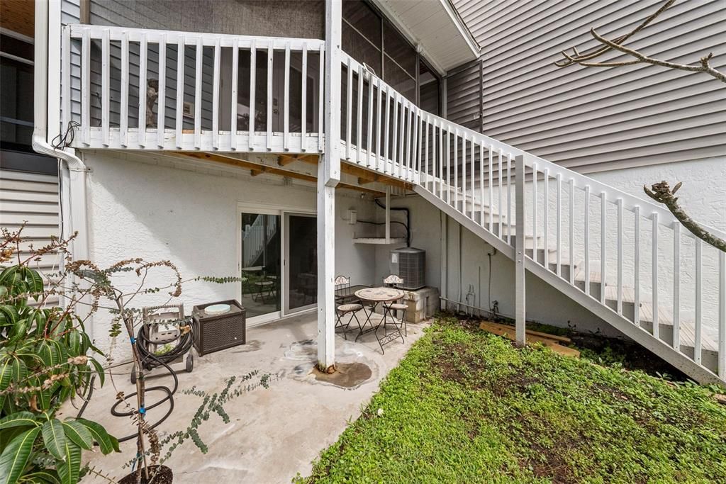 For Sale: $550,000 (2 beds, 1 baths, 1410 Square Feet)