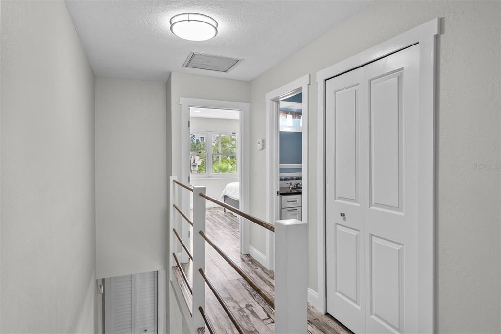 For Sale: $550,000 (2 beds, 1 baths, 1410 Square Feet)