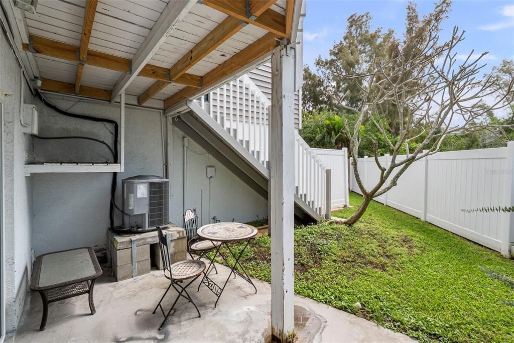 For Sale: $550,000 (2 beds, 1 baths, 1410 Square Feet)