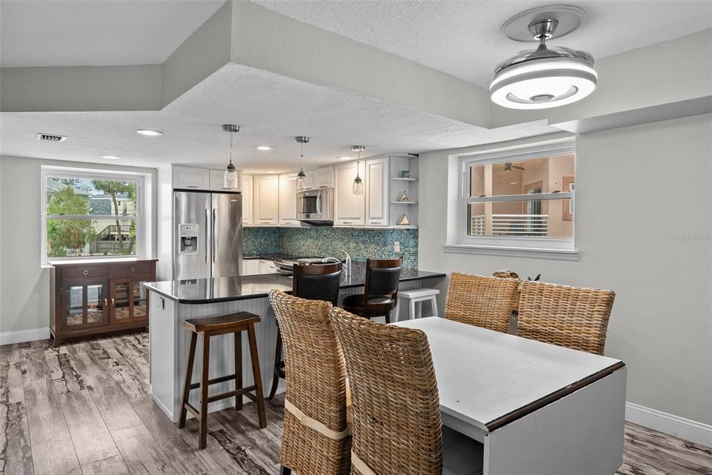 For Sale: $550,000 (2 beds, 1 baths, 1410 Square Feet)