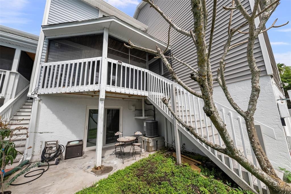 For Sale: $550,000 (2 beds, 1 baths, 1410 Square Feet)