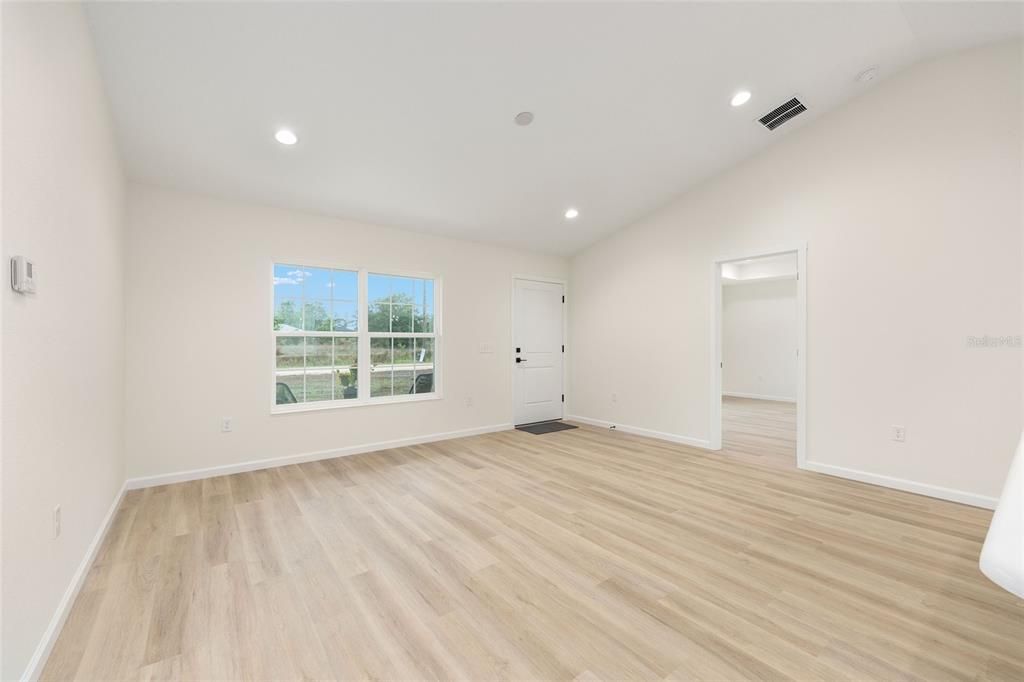 En Venta: $230,000 (3 camas, 2 baños, 1240 Pies cuadrados)