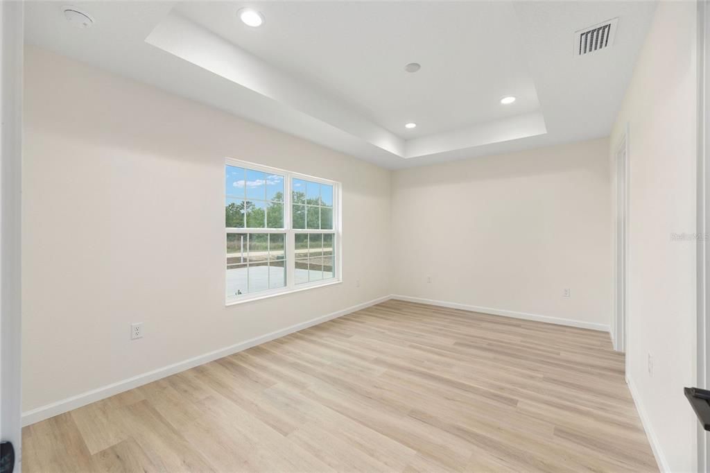 En Venta: $230,000 (3 camas, 2 baños, 1240 Pies cuadrados)