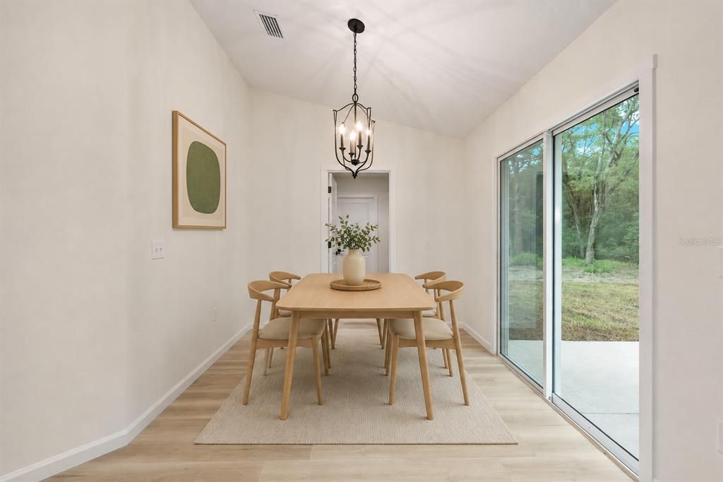 En Venta: $230,000 (3 camas, 2 baños, 1240 Pies cuadrados)