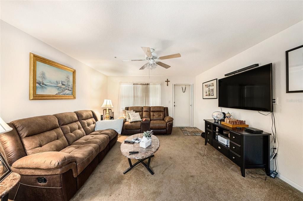 Activo con contrato: $89,000 (2 camas, 1 baños, 940 Pies cuadrados)