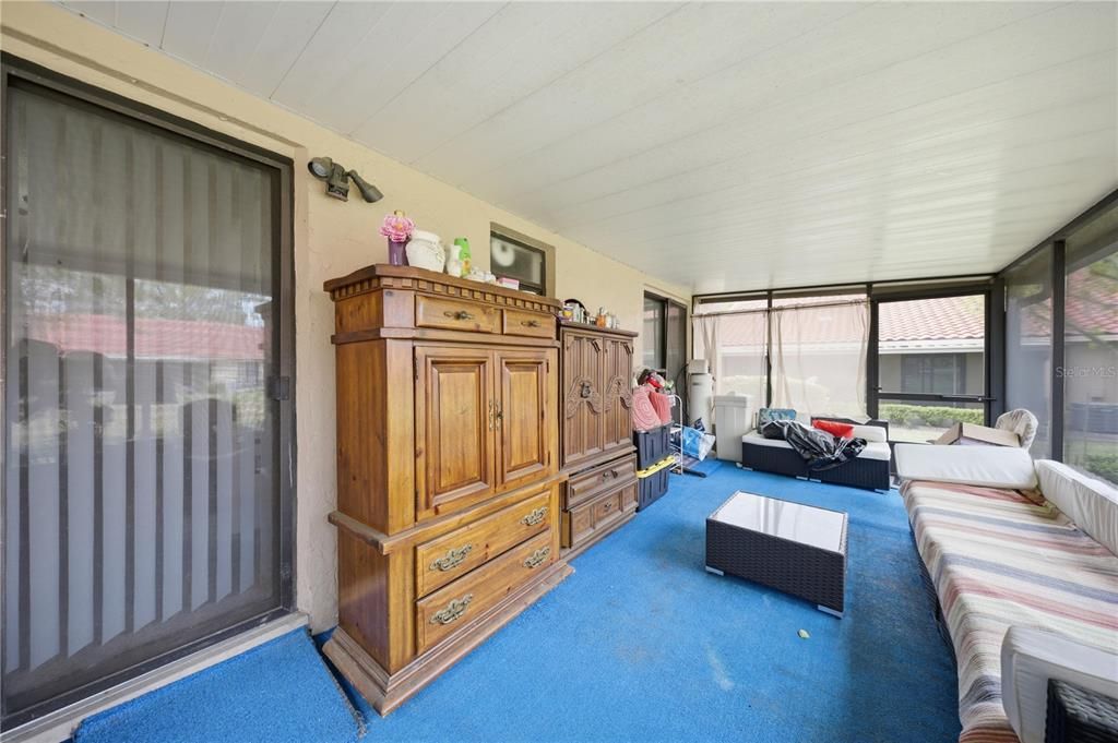 На продажу: $169,900 (2 спален, 2 ванн, 1049 Квадратных фут)