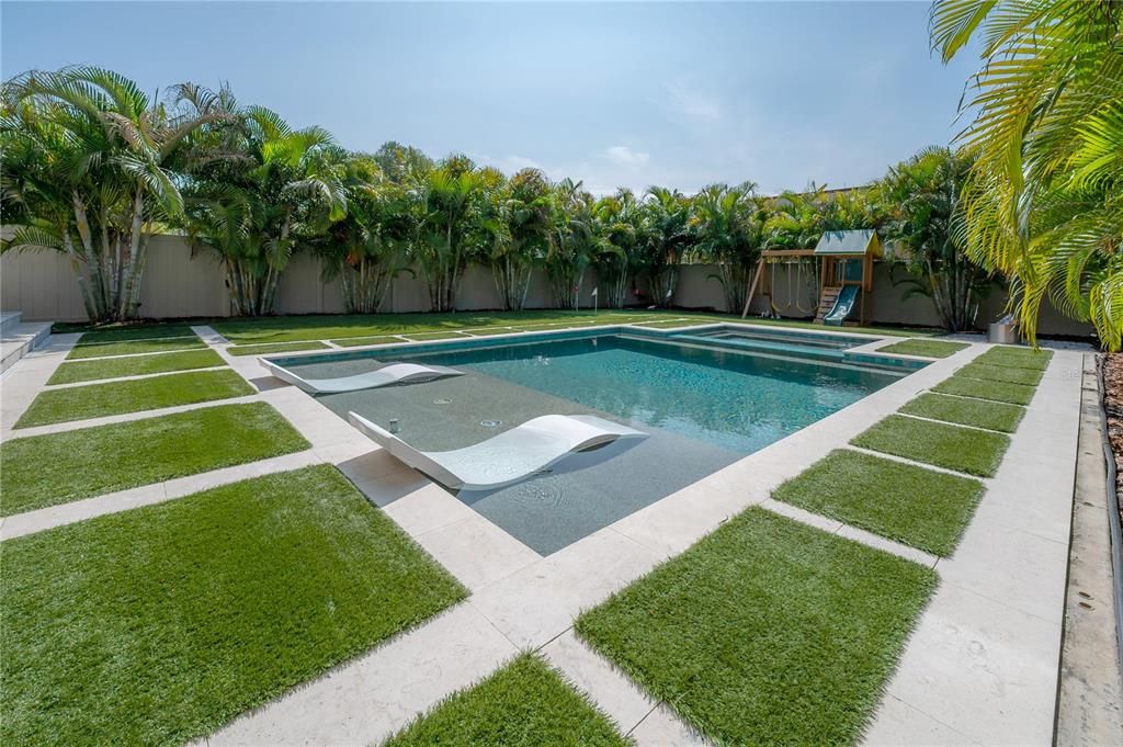 Activo con contrato: $1,300,000 (4 camas, 3 baños, 3028 Pies cuadrados)