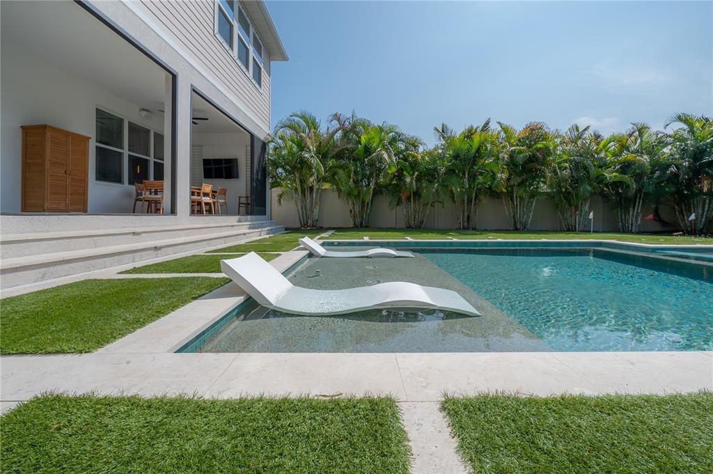 Activo con contrato: $1,300,000 (4 camas, 3 baños, 3028 Pies cuadrados)