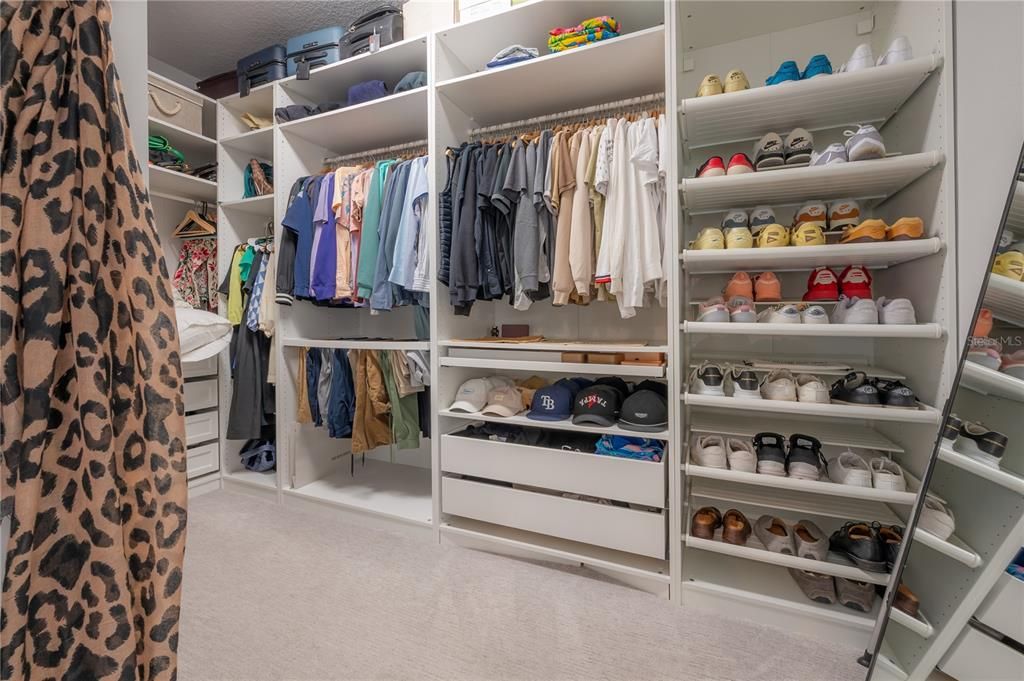 Activo con contrato: $1,300,000 (4 camas, 3 baños, 3028 Pies cuadrados)