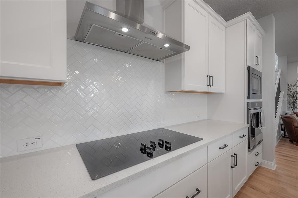 Activo con contrato: $1,300,000 (4 camas, 3 baños, 3028 Pies cuadrados)