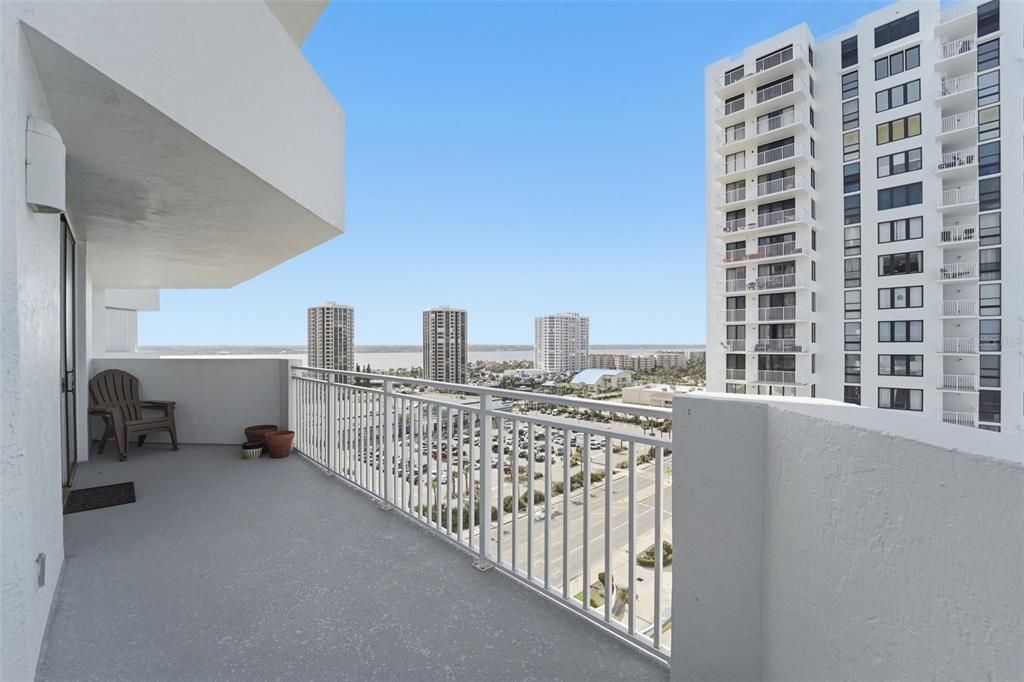 En Venta: $325,000 (2 camas, 2 baños, 1141 Pies cuadrados)