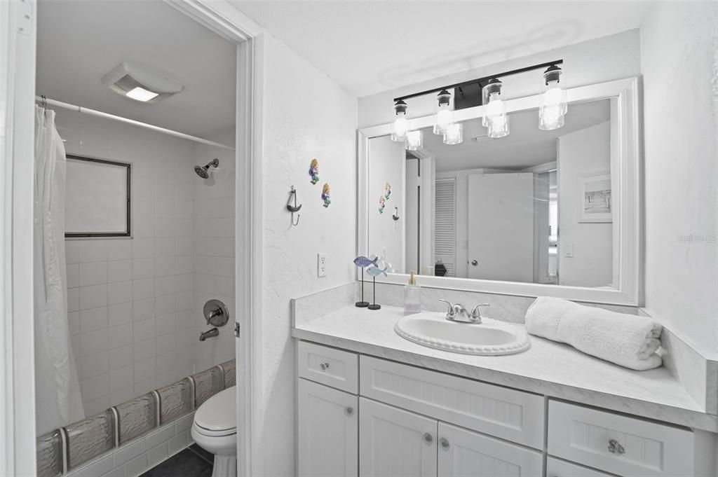 En Venta: $325,000 (2 camas, 2 baños, 1141 Pies cuadrados)