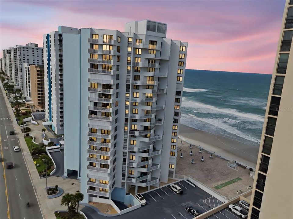 En Venta: $325,000 (2 camas, 2 baños, 1141 Pies cuadrados)