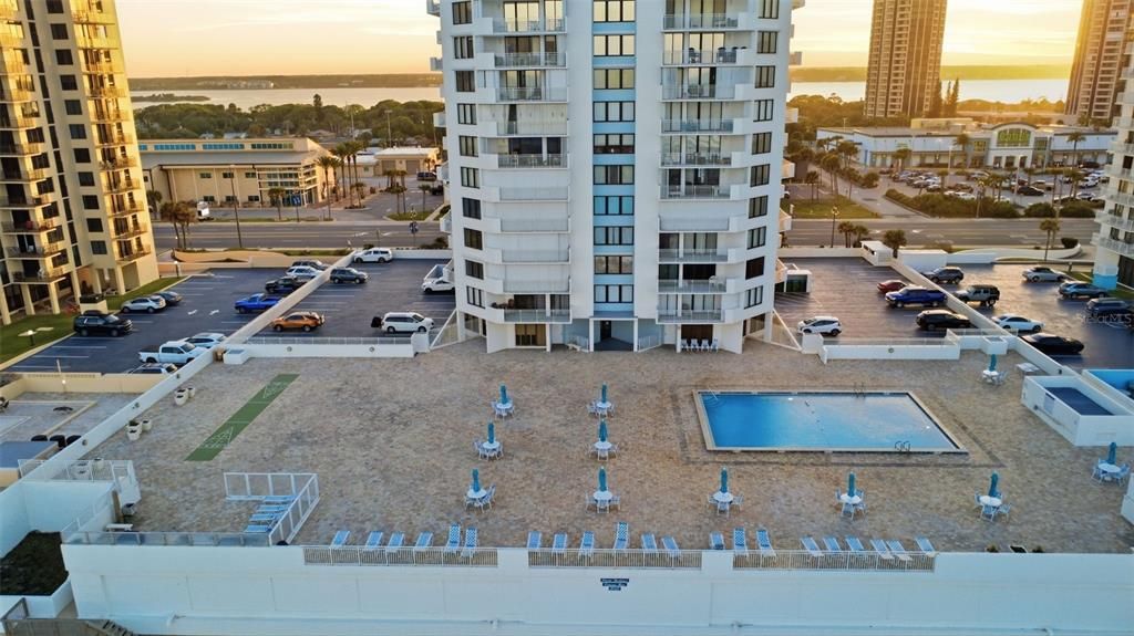 En Venta: $325,000 (2 camas, 2 baños, 1141 Pies cuadrados)