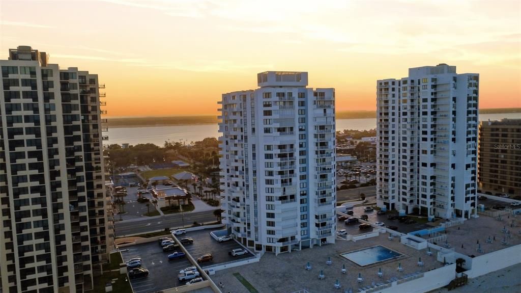 En Venta: $325,000 (2 camas, 2 baños, 1141 Pies cuadrados)