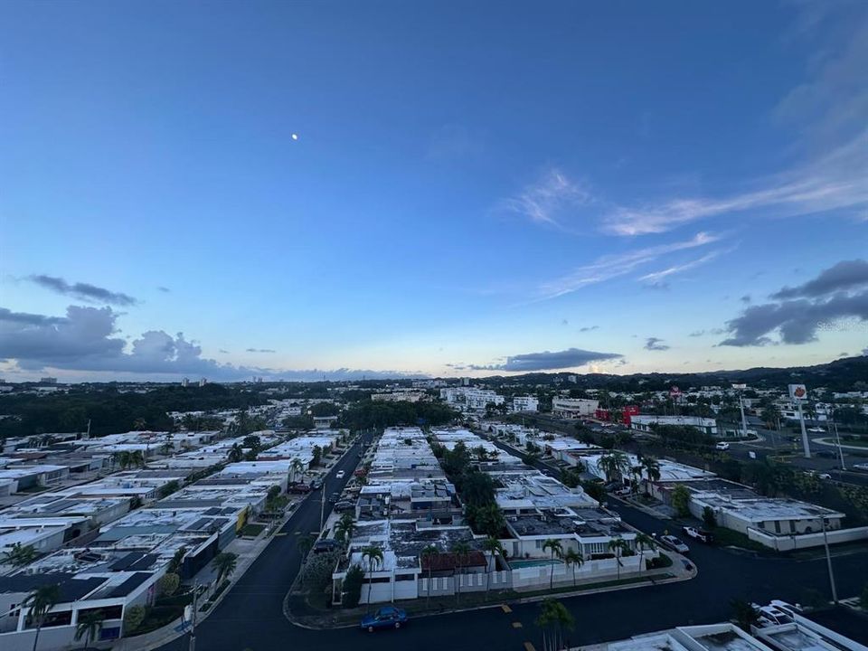 Active With Contract: $895,000 (4 beds, 3 baths, 4026 Square Feet)