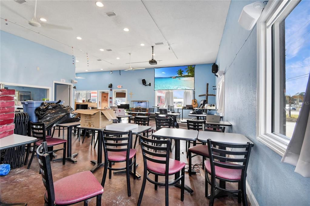 На продажу: $57,600 (0 спален, 0 ванн, 0 Квадратных фут)