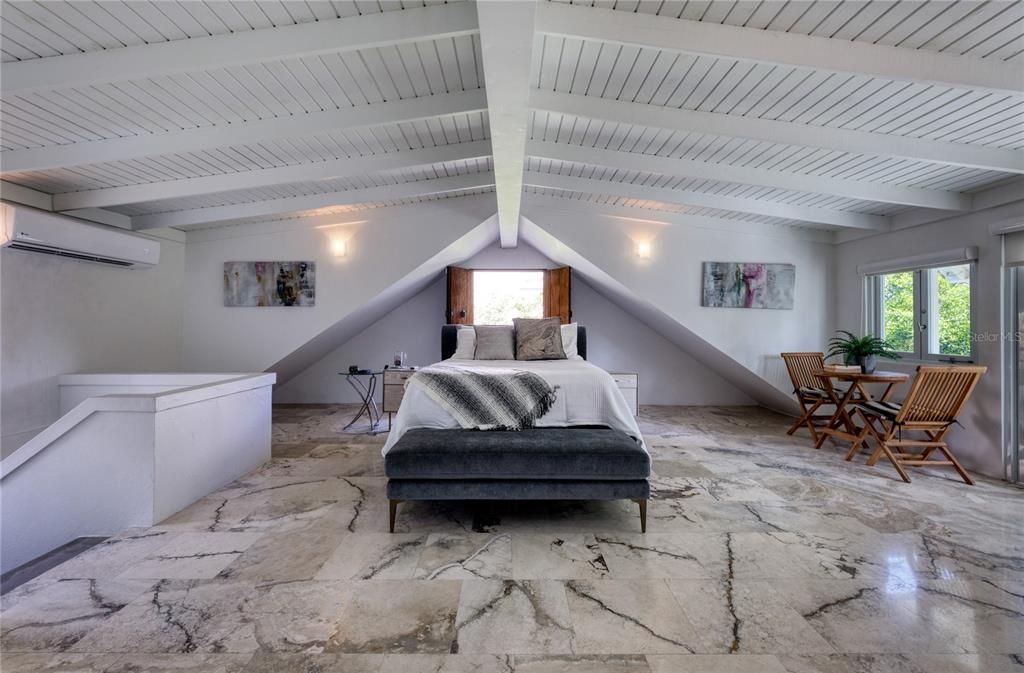 For Sale: $2,590,000 (4 beds, 5 baths, 3715 Square Feet)