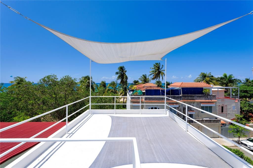 For Sale: $2,590,000 (4 beds, 5 baths, 3715 Square Feet)