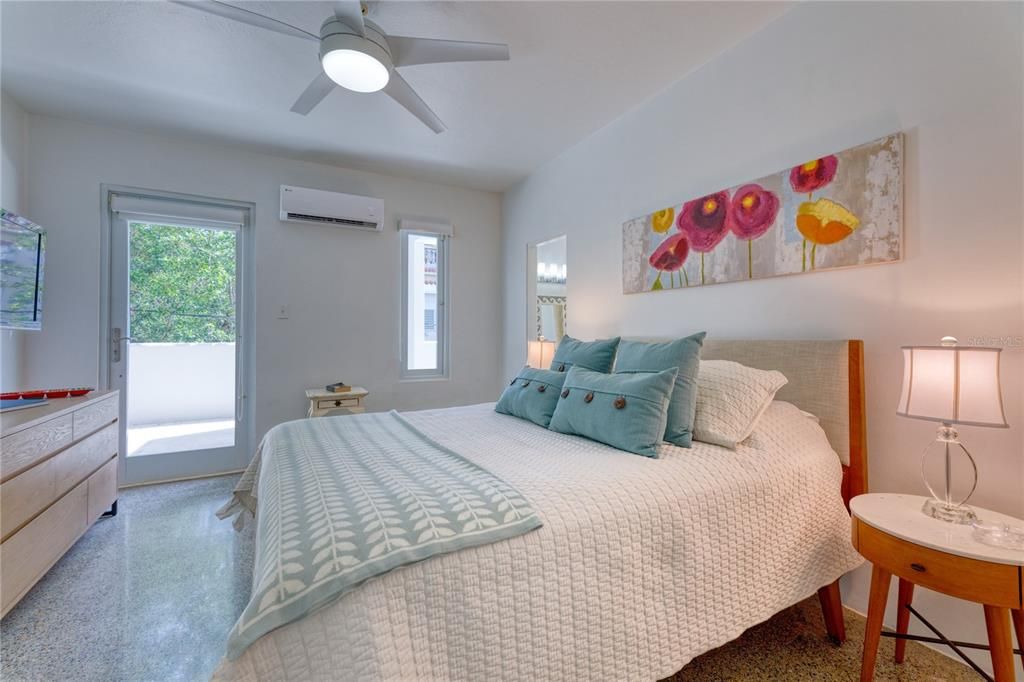 For Sale: $2,590,000 (4 beds, 5 baths, 3715 Square Feet)