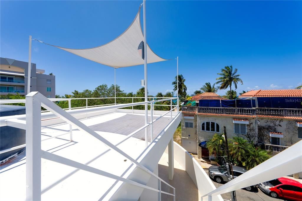 For Sale: $2,590,000 (4 beds, 5 baths, 3715 Square Feet)