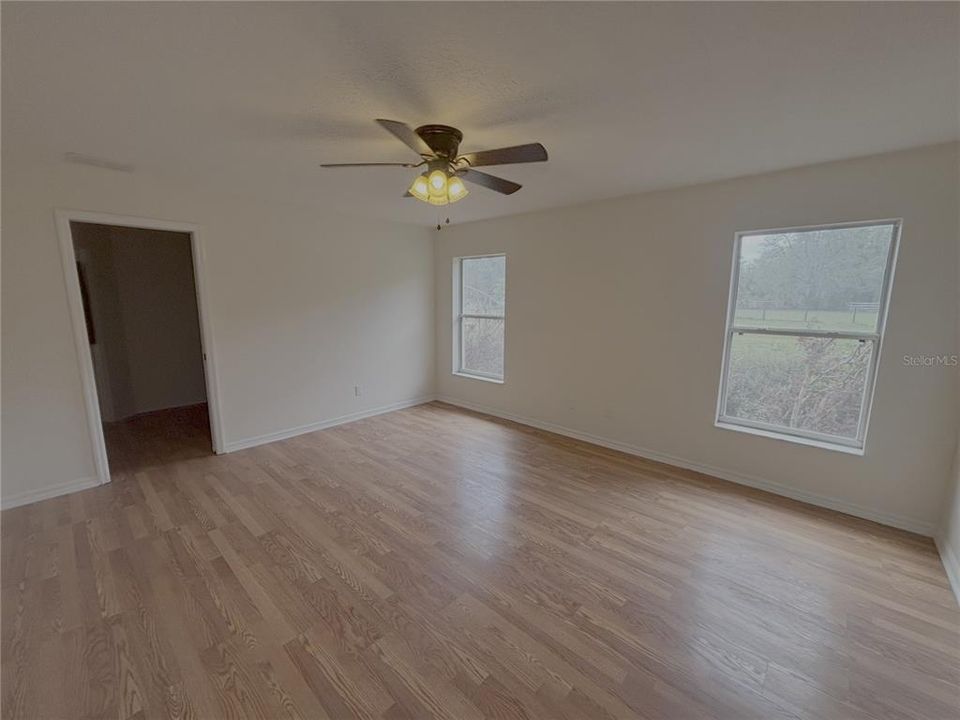 В аренду: $2,800 (5 спален, 3 ванн, 2526 Квадратных фут)