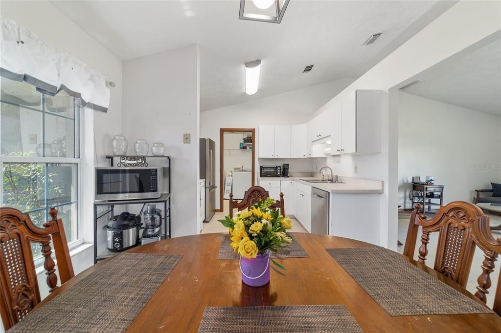 Active With Contract: $269,999 (3 beds, 2 baths, 1546 Square Feet)