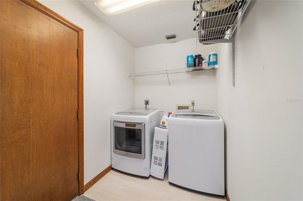 Active With Contract: $269,999 (3 beds, 2 baths, 1546 Square Feet)