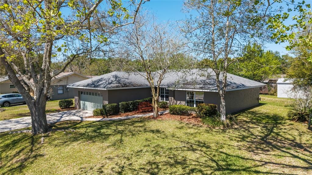 Active With Contract: $269,999 (3 beds, 2 baths, 1546 Square Feet)