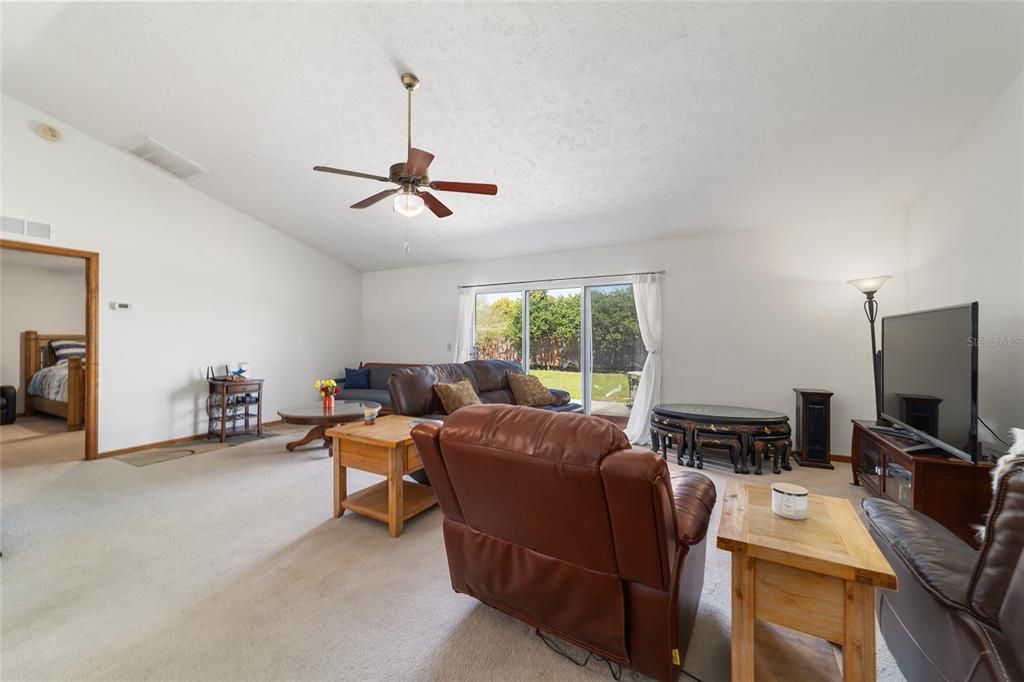 Active With Contract: $269,999 (3 beds, 2 baths, 1546 Square Feet)