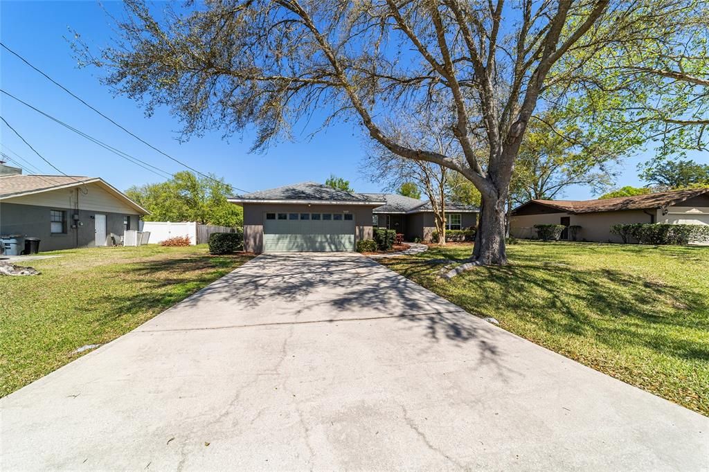 Active With Contract: $269,999 (3 beds, 2 baths, 1546 Square Feet)