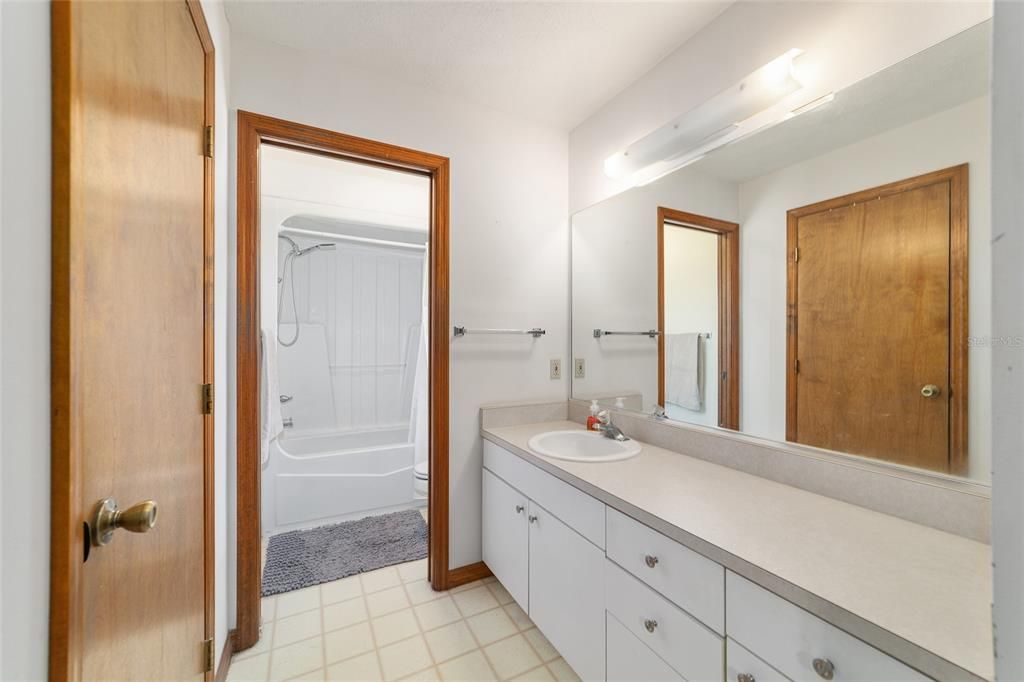 Active With Contract: $269,999 (3 beds, 2 baths, 1546 Square Feet)