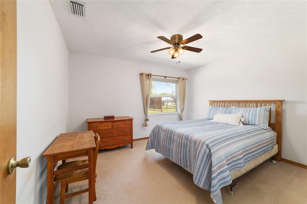 Active With Contract: $269,999 (3 beds, 2 baths, 1546 Square Feet)