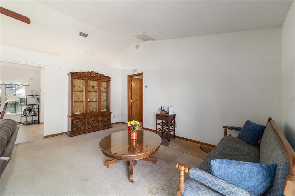 Active With Contract: $269,999 (3 beds, 2 baths, 1546 Square Feet)