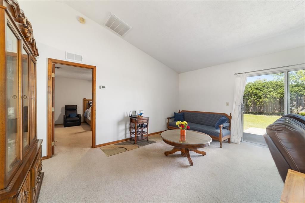 Active With Contract: $269,999 (3 beds, 2 baths, 1546 Square Feet)