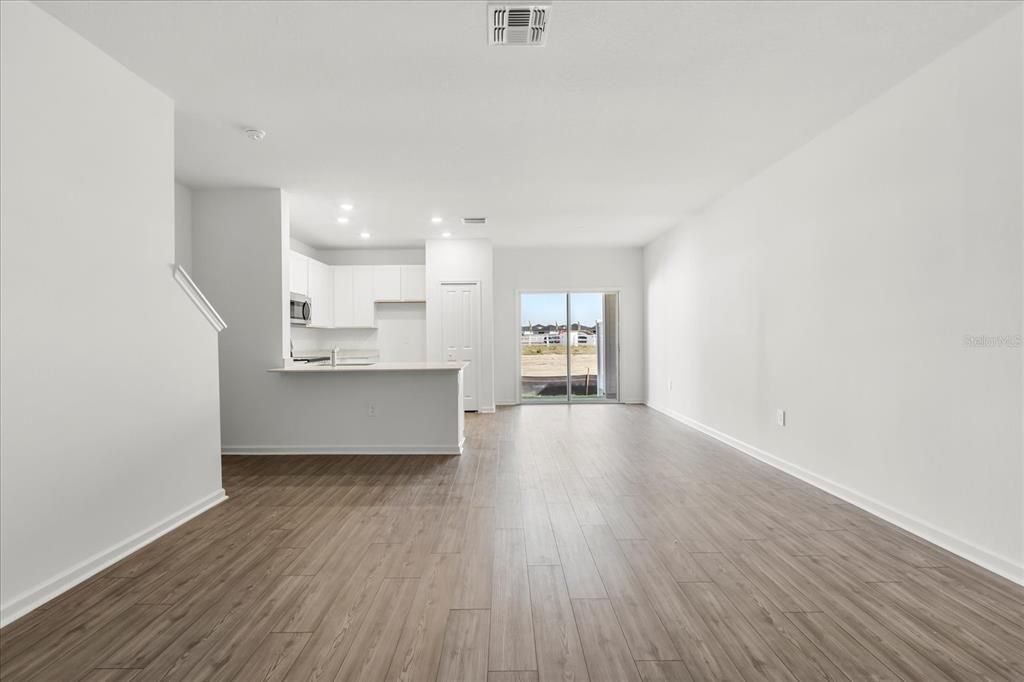 На продажу: $215,000 (3 спален, 2 ванн, 1708 Квадратных фут)