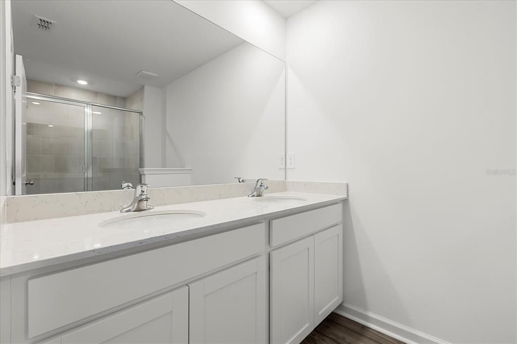 На продажу: $215,000 (3 спален, 2 ванн, 1708 Квадратных фут)