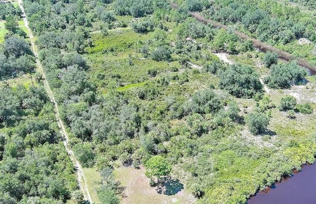 На продажу: $31,900 (0.38 acres)