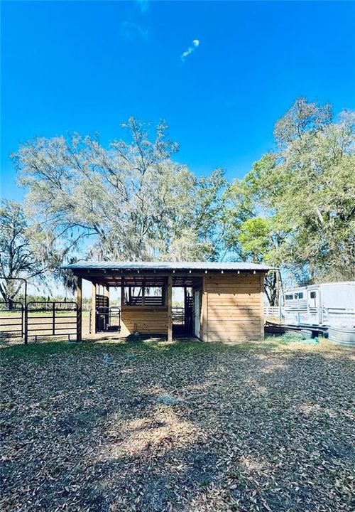 待售: $229,000 (4.39 acres)