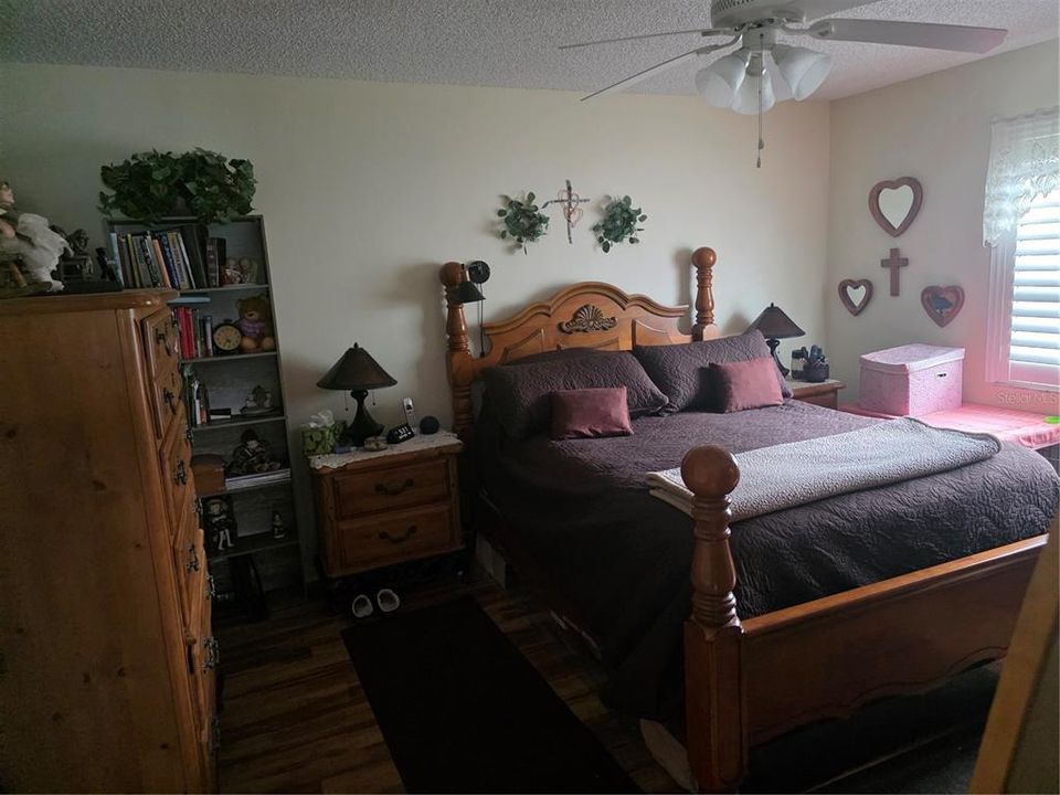 For Sale: $195,000 (2 beds, 2 baths, 1094 Square Feet)