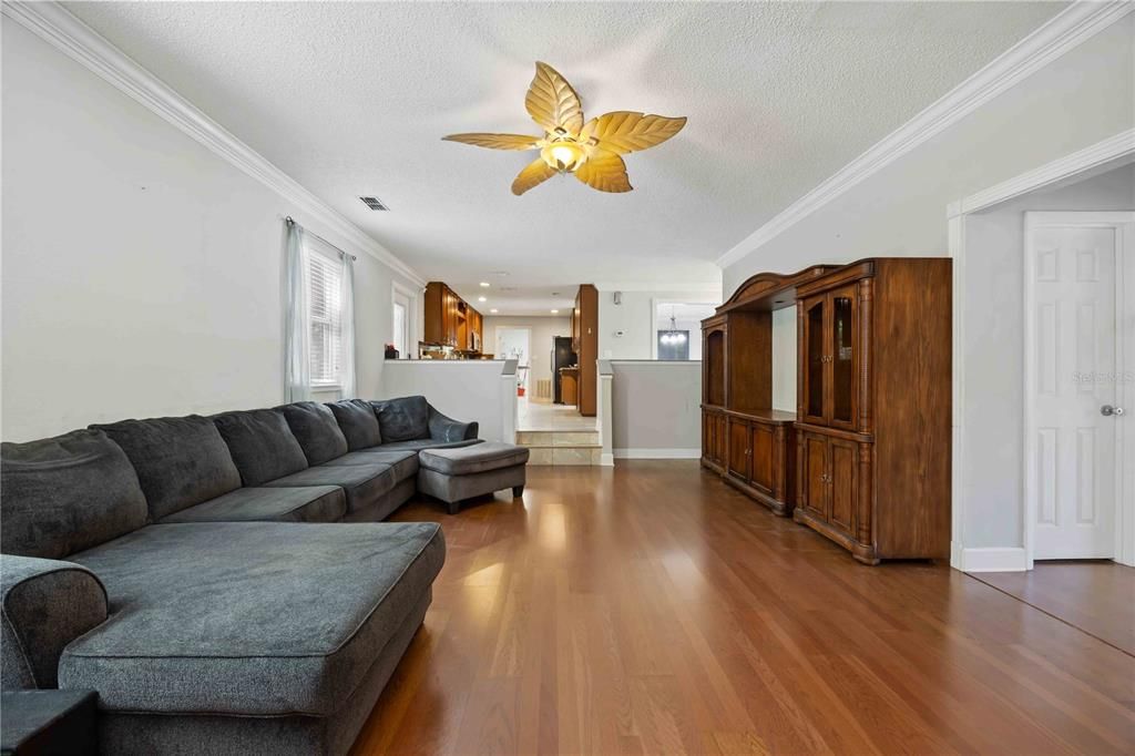 For Sale: $449,900 (4 beds, 3 baths, 2688 Square Feet)