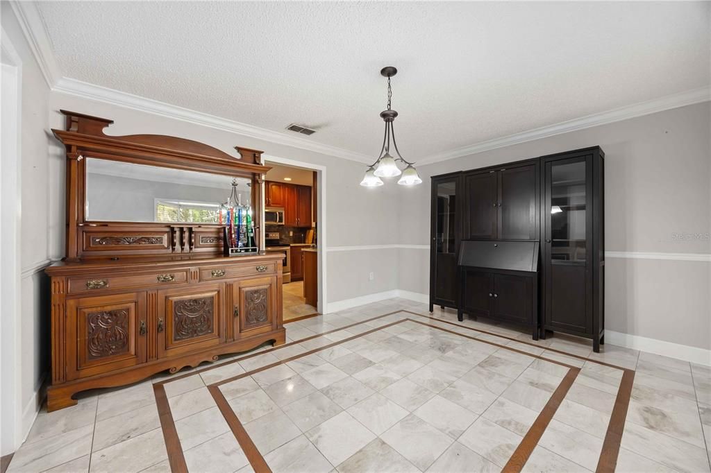 For Sale: $449,900 (4 beds, 3 baths, 2688 Square Feet)